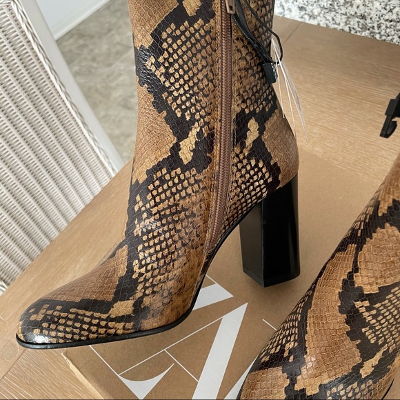 ZARA ANIMAL PRINT LEATHER BOOTS - Picture 13 of 15